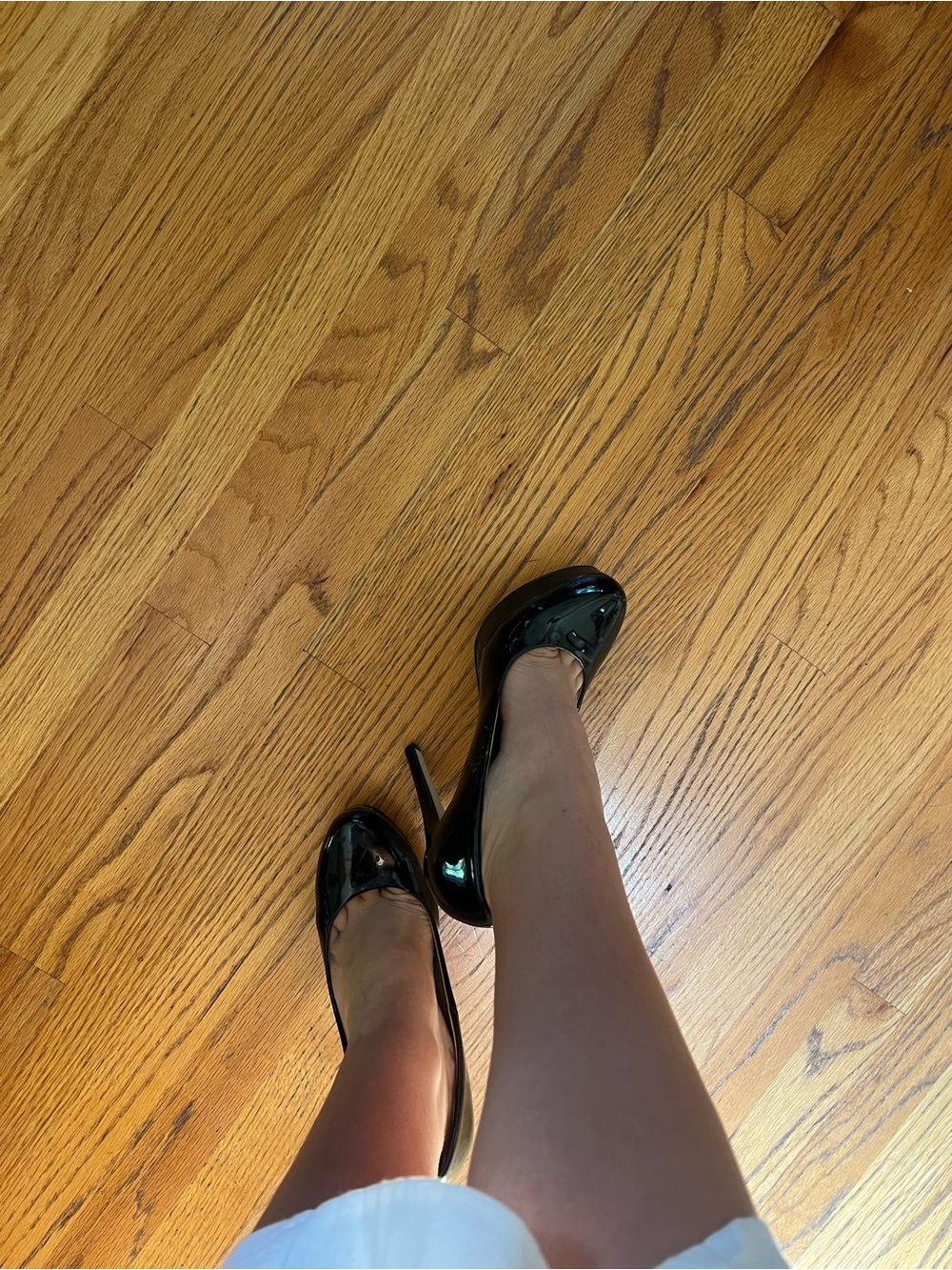 Chinese Laundry Black Patent Round-Toe Platform Pumps - Picture 5 of 5